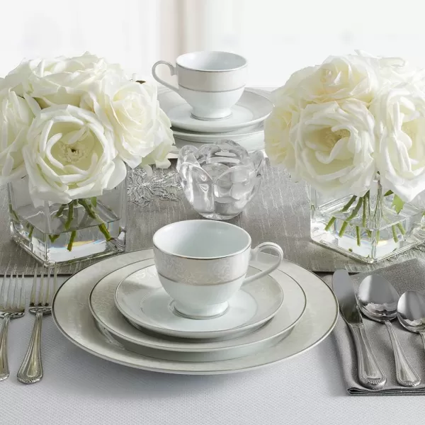 Mikasa 20-Piece Dinnerware Set, Parchment