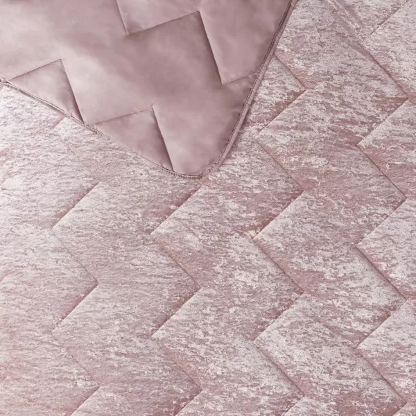 Comfort Spaces Juliette Luxe Comforter Set Velvet Lush with Soft Brushed Microfiber Reverse All Season Cozy Velvet Bedding Sets Fluffy Comforter Bed Set Matching Sham Blush FullQueen 3 PieceBlush Quilt