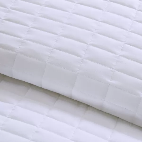 Comfort Spaces Kienna Quilt SetLuxury Double Sided Stitching Design Summer Blanket Lightweight Soft All Season Bedding Layer Matching Sham Blue Coverlet TwinTwin XL66quotx90quot 2 PieceWhite