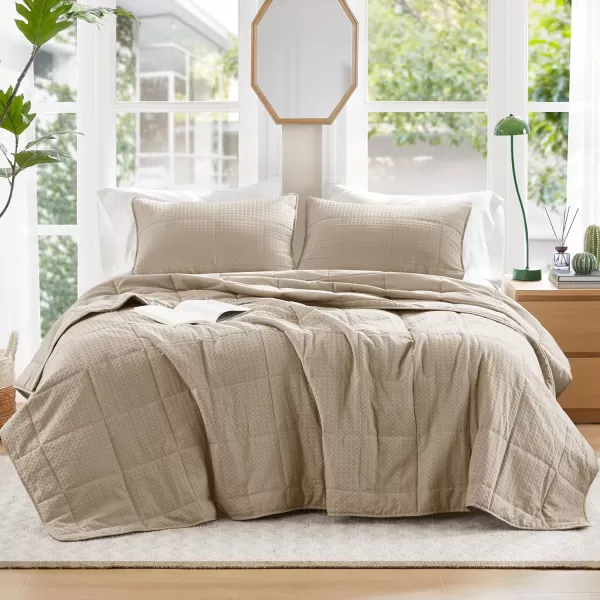 Comfort Spaces Neutral Queen Quilt Set  3 Pieces Breathable Waffle Weave Quilt Sets with Piping Border Modern Farmhouse Cottage Coverlet ampamp Sham All Season Microfiber Queen Bed Set FullQueenNatural