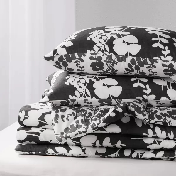 Comfort Spaces Queen Comforter Set Breathable Microfiber Comforter Sets Reversible Floral Comforters Lightweight All Season Farmhouse Bedding Matching Shams FullQueen Sage Green 3 PieceBlack