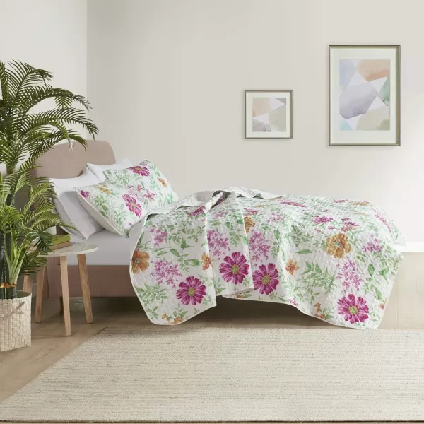 Comfort Spaces Reversible Quilt SetVermicelli Stitching Design All Season Lightweight Coverlet Bedspread Bedding Matching Shams FullQueen 90 in x 90 in Marlene Daisies Green 3 PieceMarlene Daisies Green