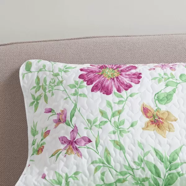 Comfort Spaces Reversible Quilt SetVermicelli Stitching Design All Season Lightweight Coverlet Bedspread Bedding Matching Shams FullQueen 90 in x 90 in Marlene Daisies Green 3 PieceMarlene Daisies Green