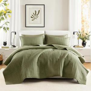 imageComfort Spaces King Quilt Set Modern Reversible Ogee Coverlet King Bedding Set Cozy Quilted Winter Layer All Season Lightweight Soft King Size Quilt Kienna King Green 3 PieceGreen