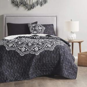 imageComfort Spaces Boho Quilt Set Queen Reversible Vermicelli Quilting Queen Size Bed All Season Lightweight Coverlet Winter Layer Bedding Shams Gloria FullQueen Green 3 PieceAva Black
